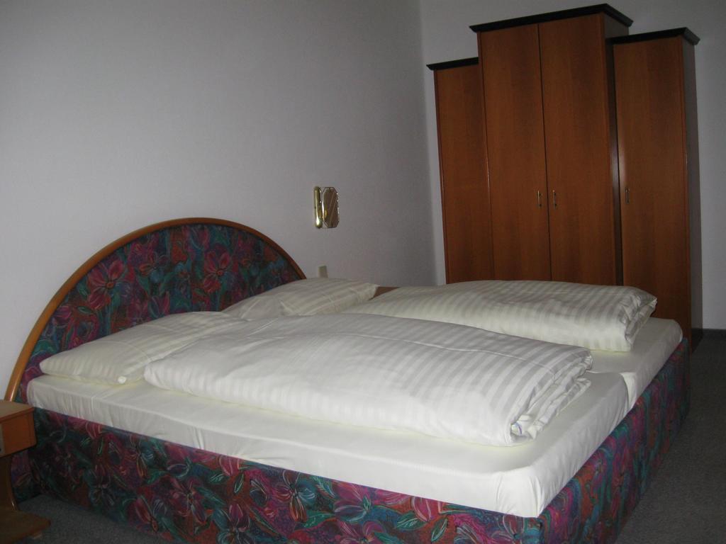 Holiday Apartments Warmbad فيلاخ الغرفة الصورة