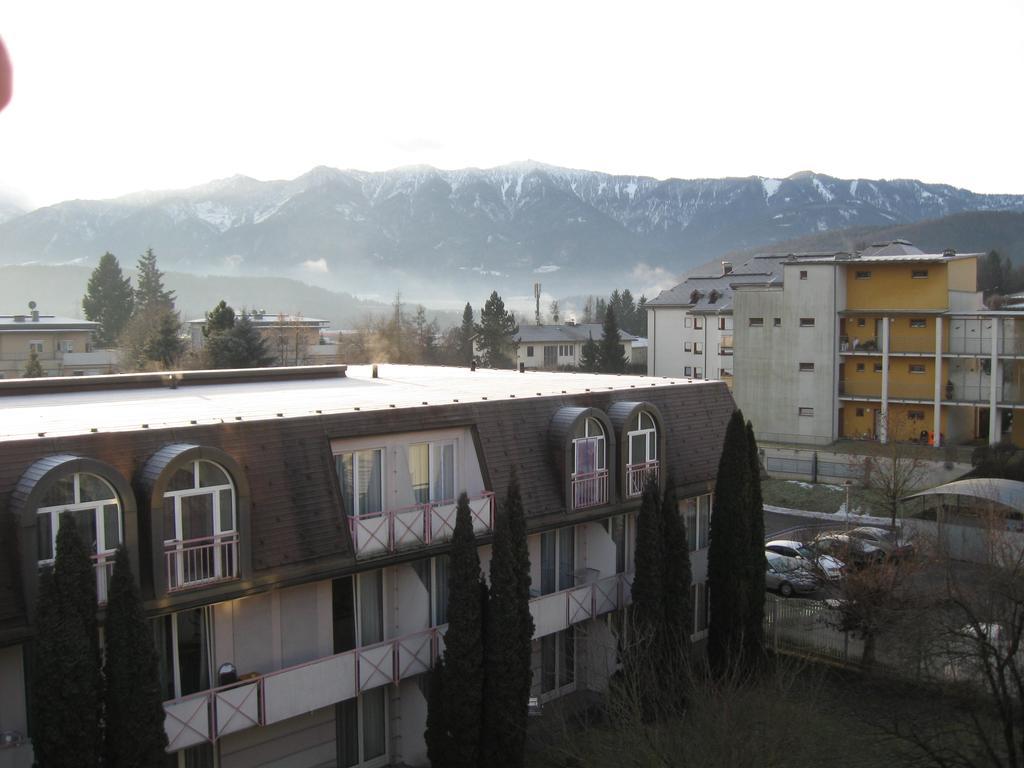 Holiday Apartments Warmbad فيلاخ الغرفة الصورة