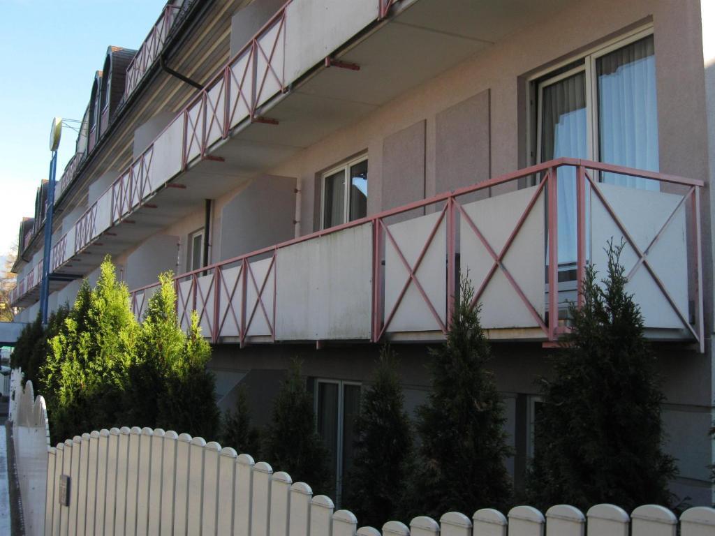 Holiday Apartments Warmbad فيلاخ المظهر الخارجي الصورة
